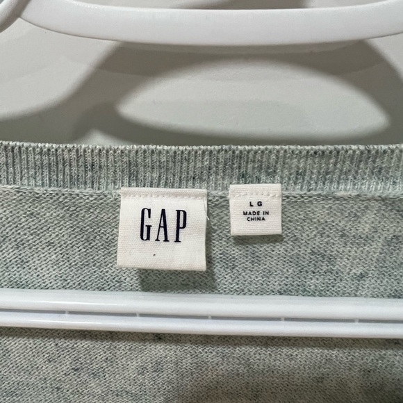 Gap Sweater worn once - Picture 3 of 3